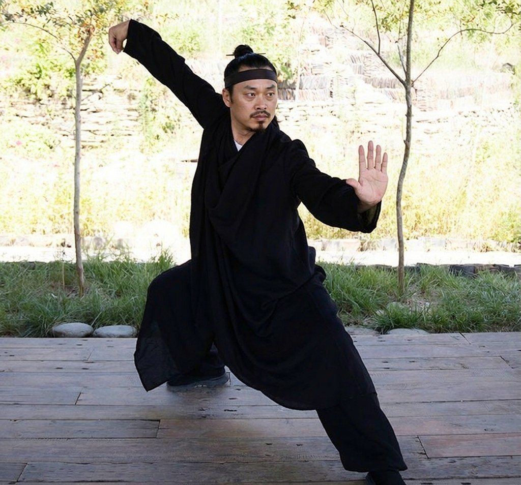 资天师父演练武当太极